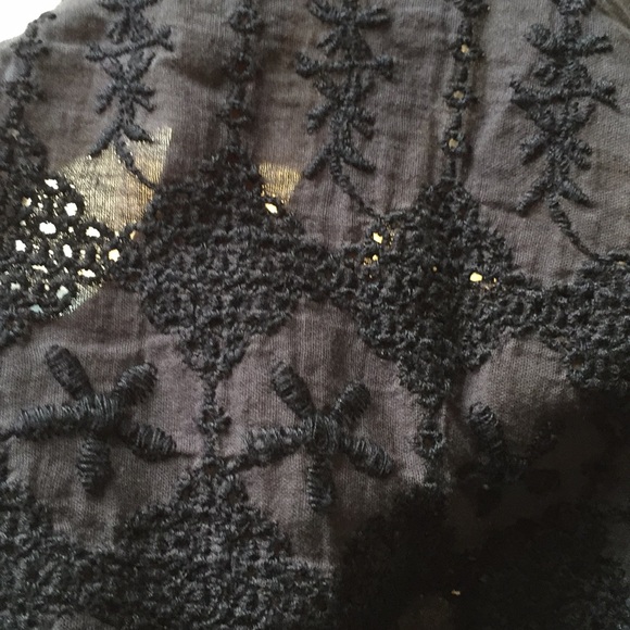 American Eagle Outfitters black eyelet/fine cotton - Picture 3 of 8